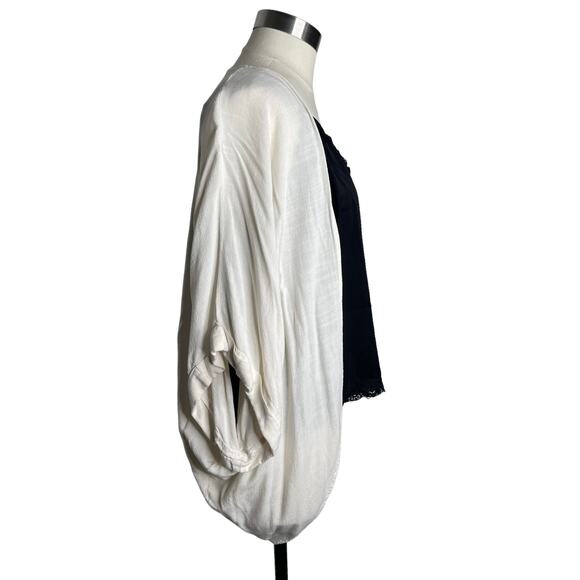 Final Touch White/ Cream Bat Wing Open Front Cardigan Size Large - Picture 6 of 7